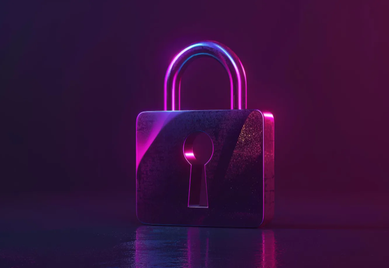 Ilustração 3D de um cadeado iluminado em tons de roxo e rosa, representando segurança